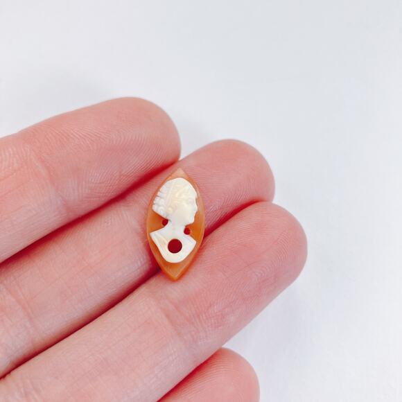 Vintage Mid Century Shell Cameo Cabochon Navette Unmounted 1935–45 Jewelry Part - Picture 4 of 9